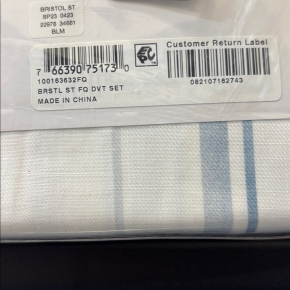 Sky Bristol Stripes Full/ Queen Duvet Set with 2 Standard Shams - Picture 9 of 9